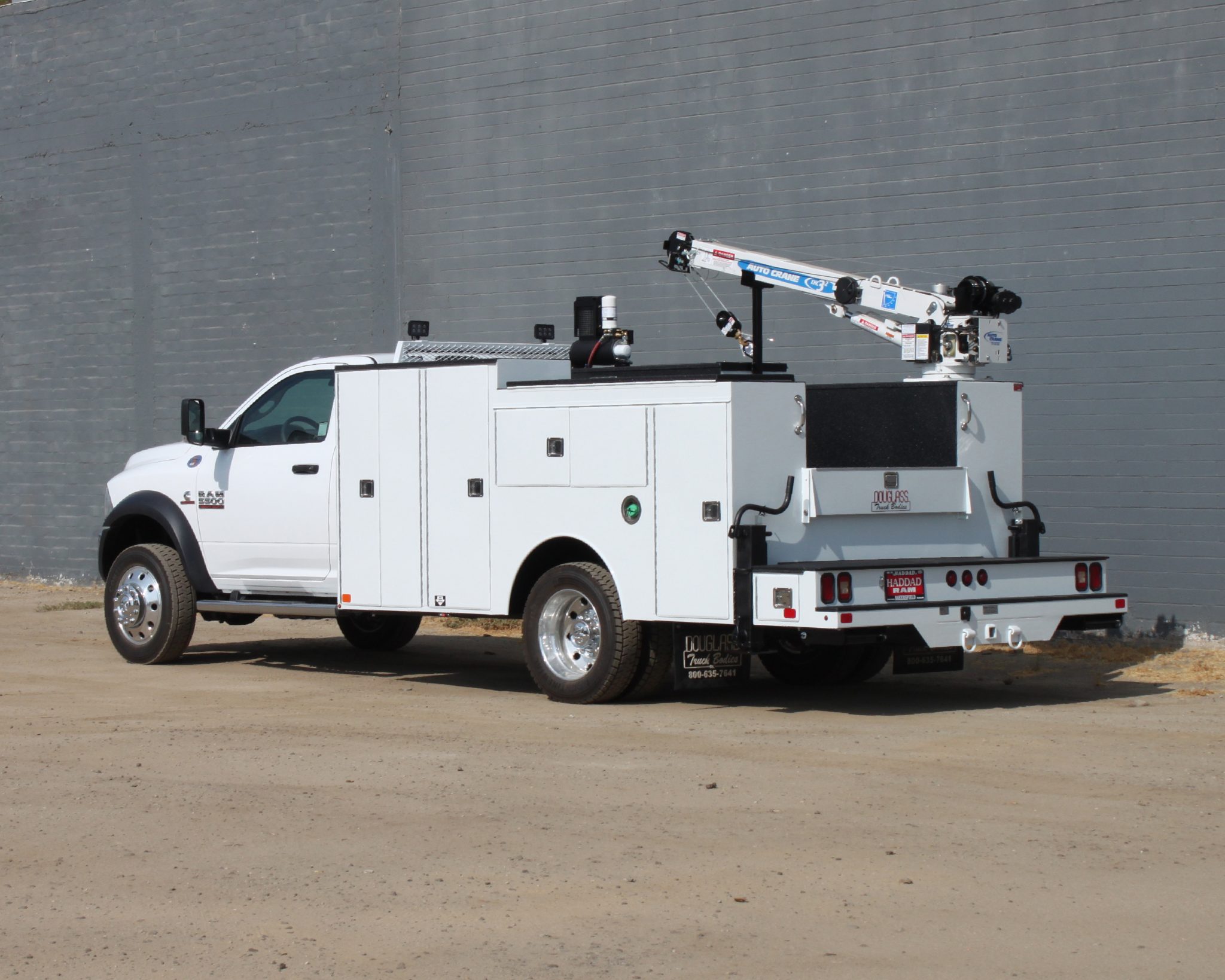 5852 Series Douglass Maximizer Heavy Crane Body Douglass Truck Bodies